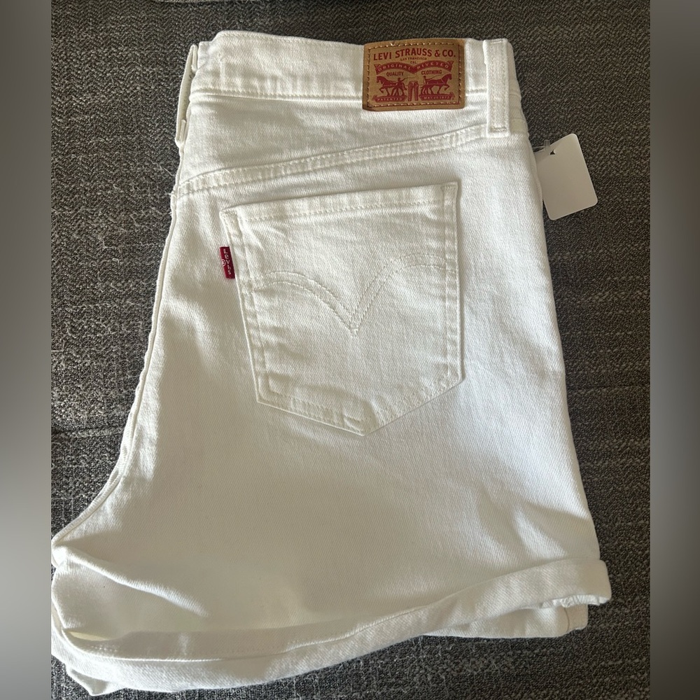 New! Levi's White shorts